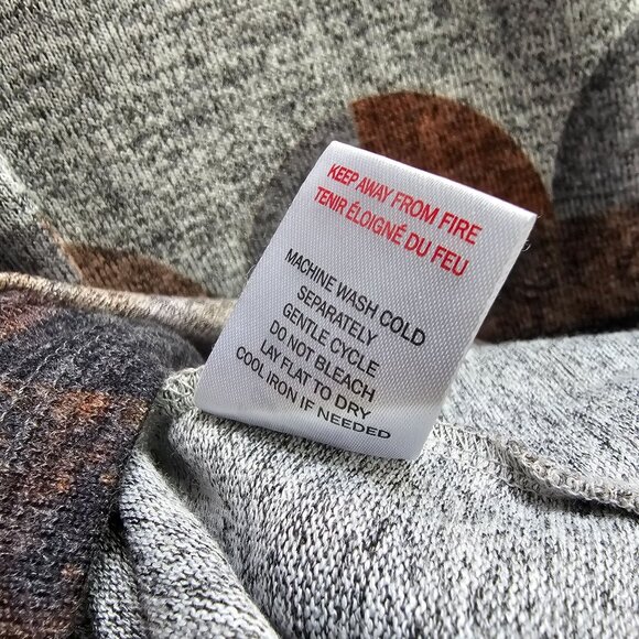 Sleeveless Gray Tunic Top With Abstract Hem Design By Isle - Picture 6 of 8